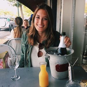 Meet your Posher, Claire